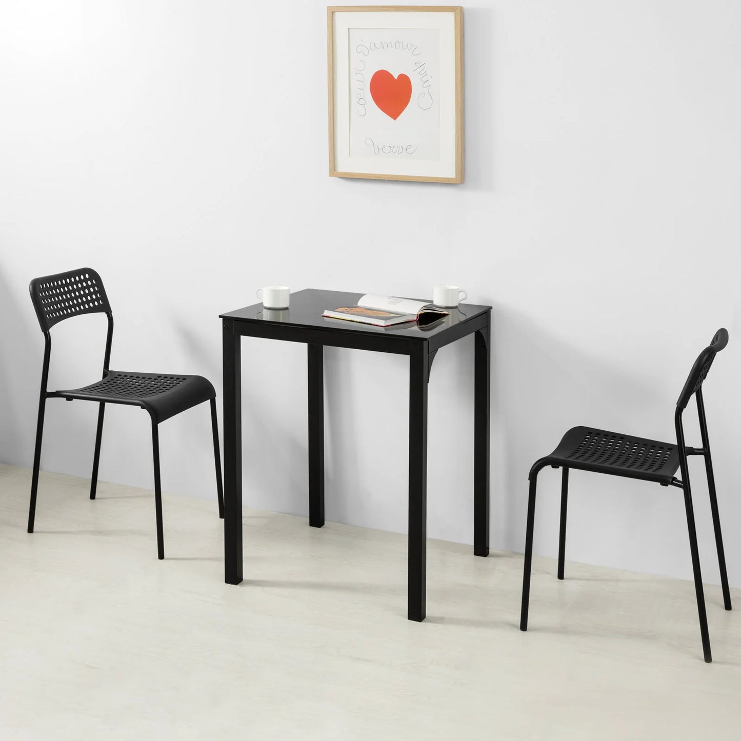 Enkelt og robust spisebord, sort